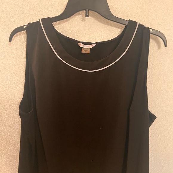 Allison Daley sleeveless black top with white trim - Size 3X - Picture 2 of 12